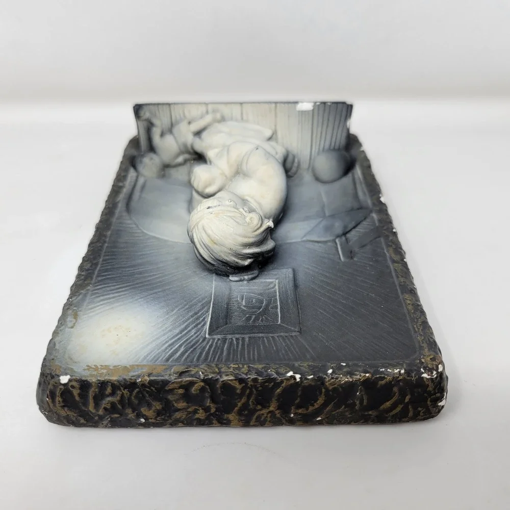 Vintage Creative Arts Inc Bedtime Girl Praying Relief Wall Plaque Victor 1004‎